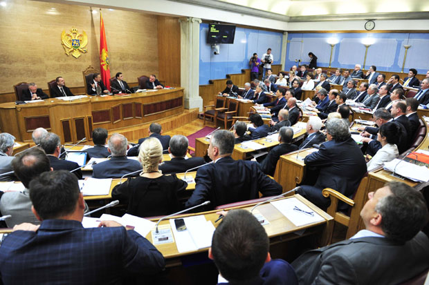 ДПС би јефтиније цигаре, СДП гориво
